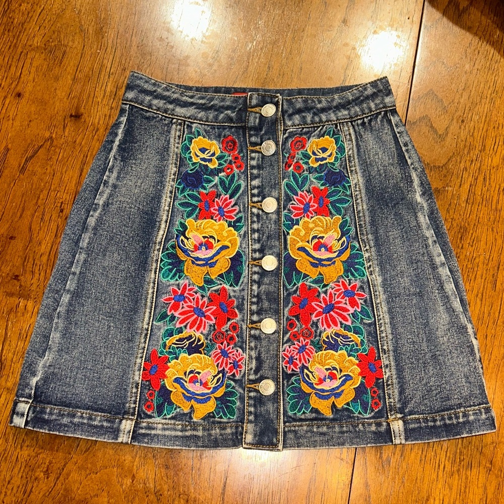 Denim Skirt (floral stitching) / Signature 8
